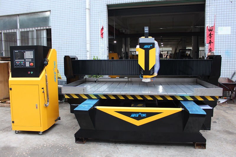 使用铝板雕刻机要注意哪些事项